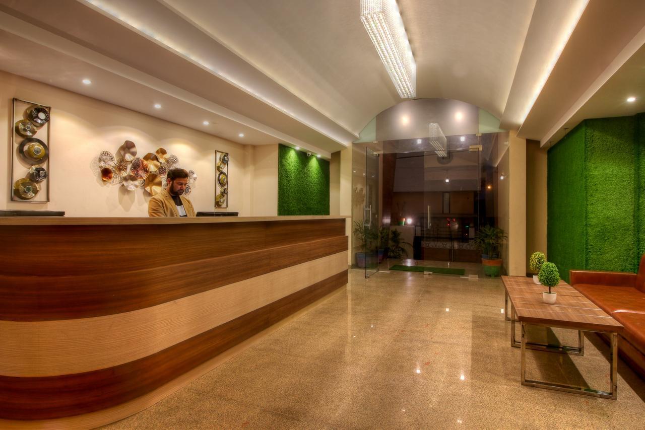 Atithi Suites - An Ahg Hotel Greater Noida Exterior photo